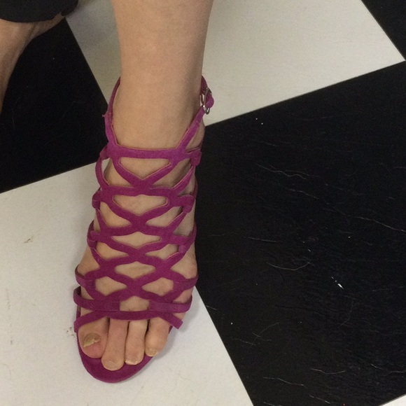 Perfect pink high heals - Picture 2 of 6